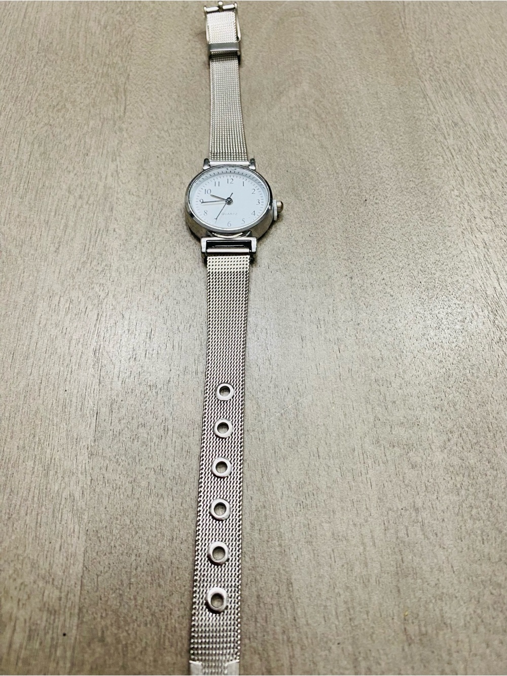 Minimal Silver Mesh Strap Watch